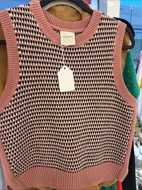 Varley Pink and Black Knit Sleeveless Vest